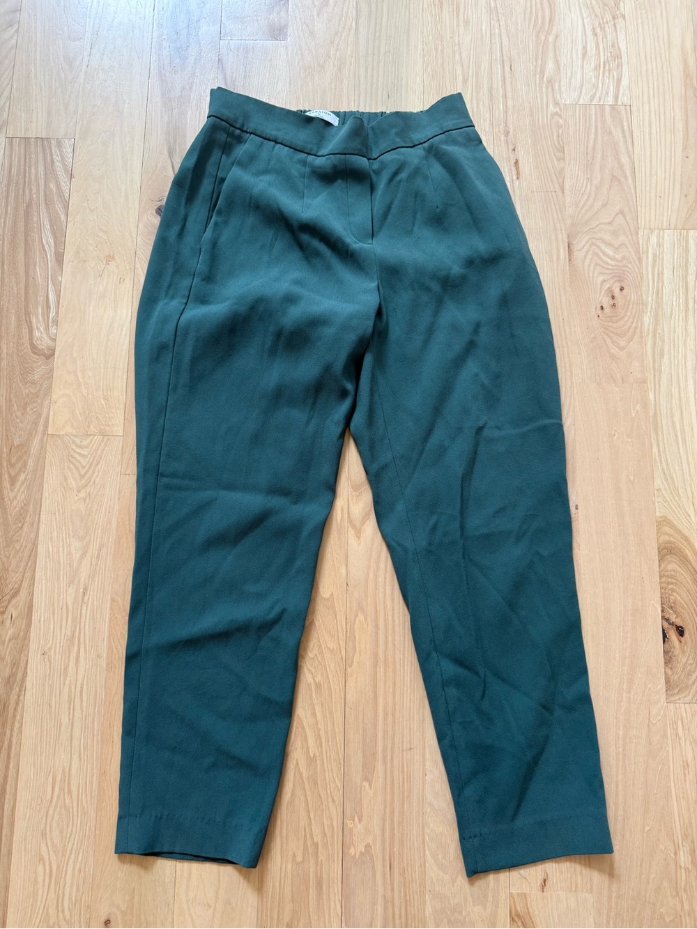Aritzia Babaton Conan Pant Cropped Slim-leg Pull On Trousers Green Size 0